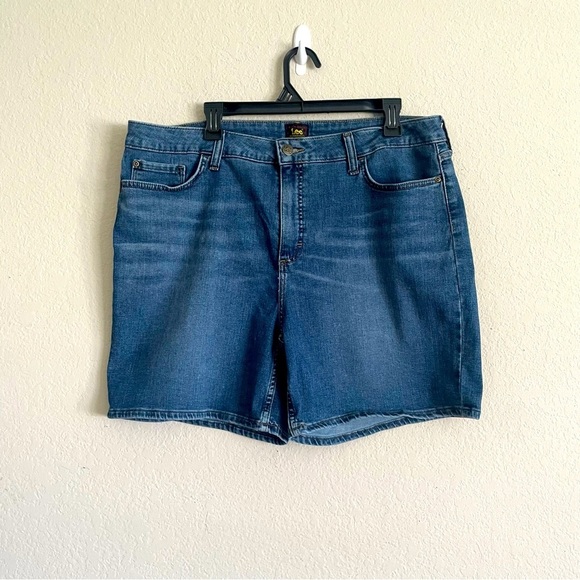 Lee Denim Jean shorts casual woman everyday summer size 20M longer length - Picture 1 of 8